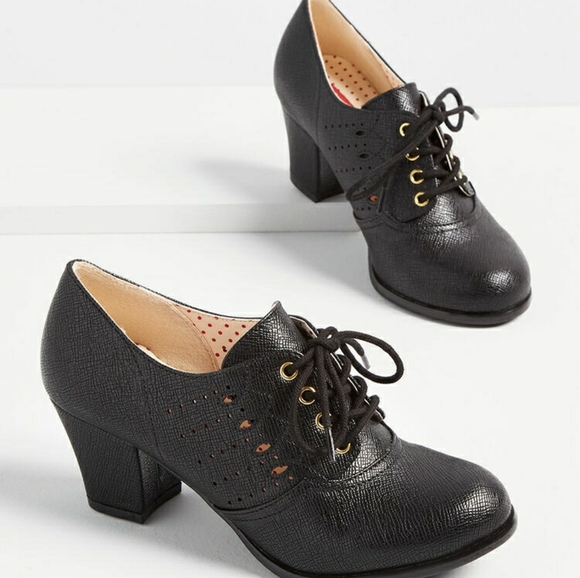 Modcloth Shoes - Dashing around oxford heel